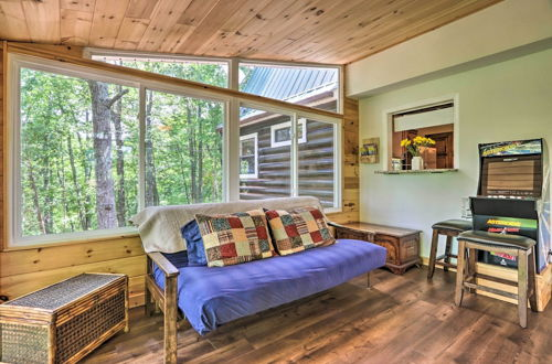 Photo 10 - Chic Sevierville Cabin w/ Hot Tub & Mountain Views