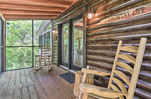 Photo 15 - Chic Sevierville Cabin w/ Hot Tub & Mountain Views