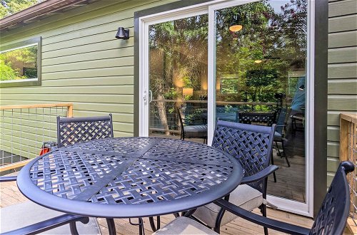 Foto 12 - Charming Morganton Hideaway w/ Porch + Deck