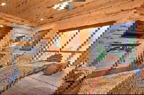 Foto 3 - Woodsy Retreat w/ Fire Pit & Resort Amenities