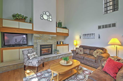 Foto 15 - Nice Galena Home w/ Huge Patio, Hot Tub & Fire Pit