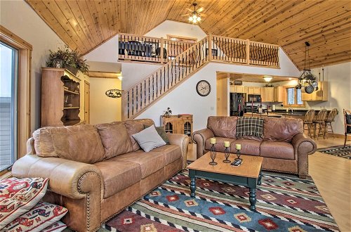 Foto 21 - Exceptional Home w/ Deck ~3 Miles to Sand Valley
