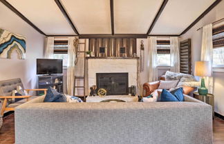 Photo 3 - Calming Shenandoah Valley Cabin w/ Hot Tub