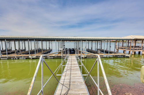 Photo 15 - Lake Hamilton Getaway w/ Balcony + Lake Access