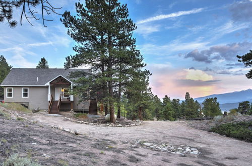 Photo 11 - Gorgeous Twin Lakes Home w/ Deck Overlooking Mtns