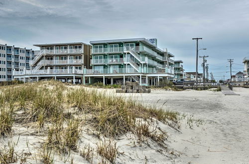 Foto 12 - Remodeled Condo Right on Wildwood Crest Beach