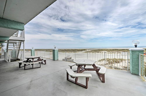 Foto 23 - Remodeled Condo Right on Wildwood Crest Beach