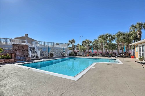 Photo 16 - Galveston Island Condo w/ Balcony & Pool Access