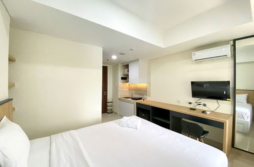 Foto 3 - Cozy And Minimalist Studio At Pollux Chadstone Apartment