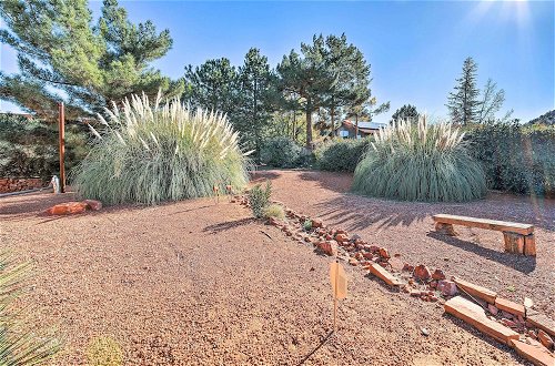 Foto 7 - Central Sedona Home w/ Red Rock Mountain View