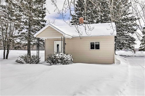Foto 15 - Cozy Chassell House - 10 Mi to Portage Lake