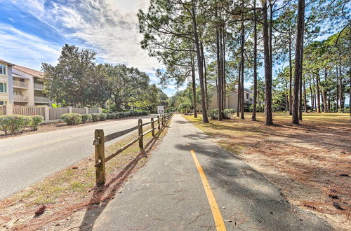 Photo 13 - Coastal Sea Pines Escape: Walk to the Beach