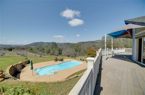 Foto 1 - Pet-friendly Clearlake Oaks Vacation Home w/ Pool