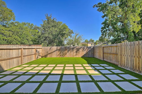 Photo 27 - Modern Townhome 3 Mi to Downtown Houston