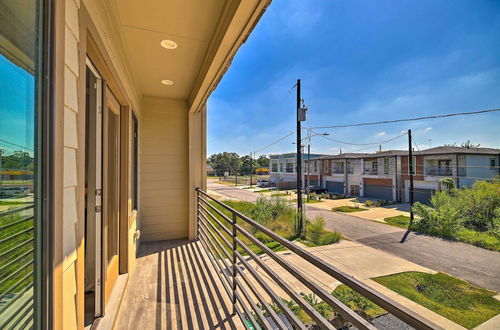 Photo 28 - Modern Townhome 3 Mi to Downtown Houston