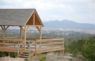 Foto 1 - Quiet Utopia Cabin w/ Deck & Mountain Views