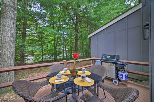 Photo 9 - Lake Harmony Townhome w/ Grill - Walk to Slopes