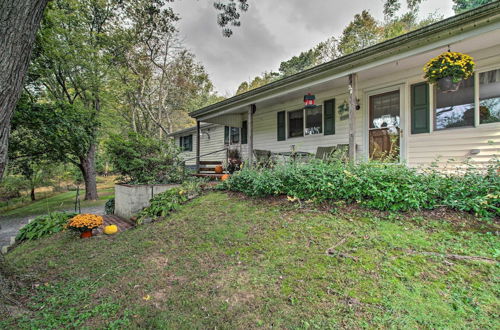 Photo 3 - Idyllic Manor Farm Cottage: 3 Mi to Chambers Lake