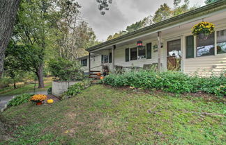 Photo 3 - Idyllic Manor Farm Cottage: 3 Mi to Chambers Lake