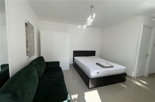 Foto 1 - Immaculate 1-bed Studio in London