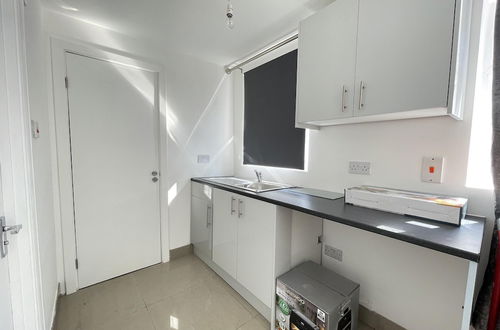 Photo 30 - Immaculate 1-bed Studio in London