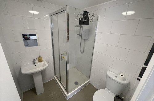 Photo 25 - Immaculate 1-bed Studio in London