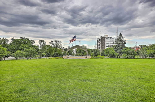 Foto 5 - 7th-floor Omaha Condo w/ Balcony & Park Views