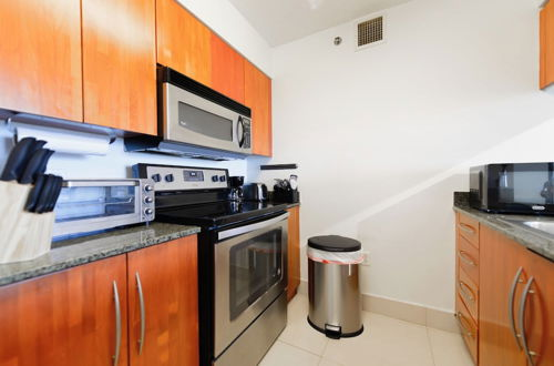 Photo 12 - Direct Ocean View 3Br at Brickell
