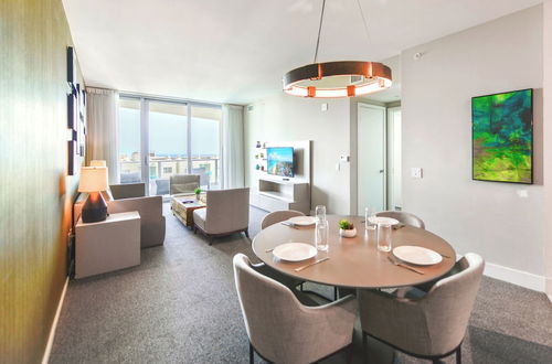 Foto 65 - Beachfront Bliss: Luxe Condo in Hollywood