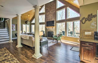 Photo 1 - Stunning Wintergreen Resort Home: Ski & Golf