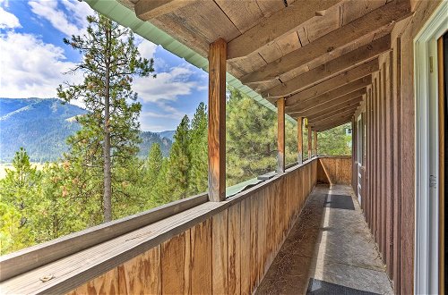 Foto 11 - Peaceful Cabin w/ Mtn + River Views, Fire Pit