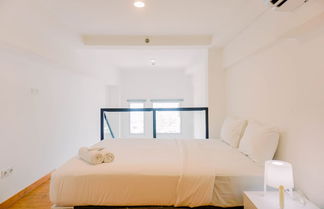 Photo 2 - Modern And Cozy Studio Loft Apartment At Kingland Avenue