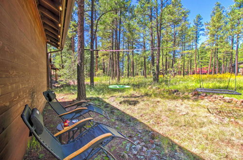 Foto 11 - Beautiful Pinetop Gem w/ Fire Pit, Deck & Grill