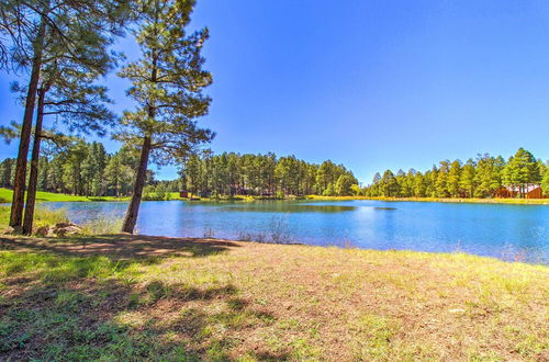 Foto 13 - Beautiful Pinetop Gem w/ Fire Pit, Deck & Grill