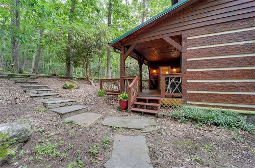 Foto 29 - Gorgeous Log Cabin w/ 2 Decks + Fireplaces