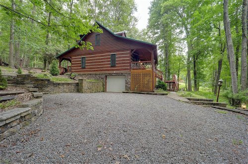 Foto 2 - Gorgeous Log Cabin w/ 2 Decks + Fireplaces
