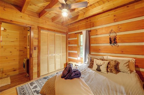 Foto 30 - Gorgeous Log Cabin w/ 2 Decks + Fireplaces