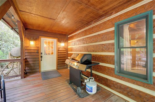 Foto 21 - Gorgeous Log Cabin w/ 2 Decks + Fireplaces