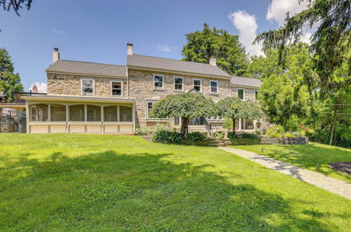 Foto 44 - 7-acre Stone Manor w/ Pool + Hot Tub Built in 1787