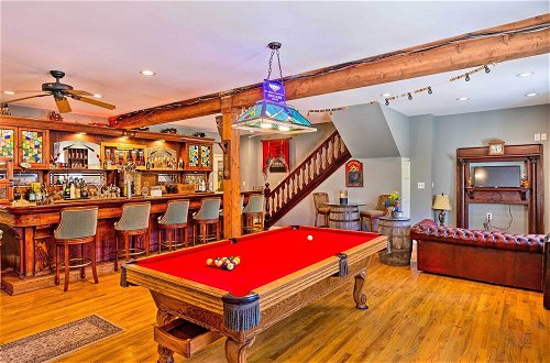 Photo 9 - 7-acre Stone Manor w/ Pool + Hot Tub Built in 1787