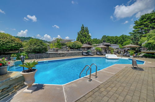 Photo 36 - 7-acre Stone Manor w/ Pool + Hot Tub Built in 1787