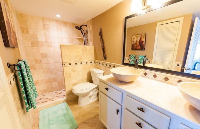 Gorgeous Ocean Views! Welcome to Bella Breeze! BeachFront 2BR 2BA - Photo 10