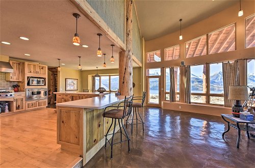 Foto 24 - Luxe Twin Lakes House w/ Mountain & Lake Views