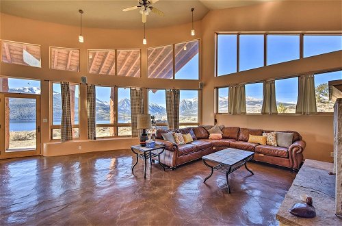 Foto 22 - Luxe Twin Lakes House w/ Mountain & Lake Views