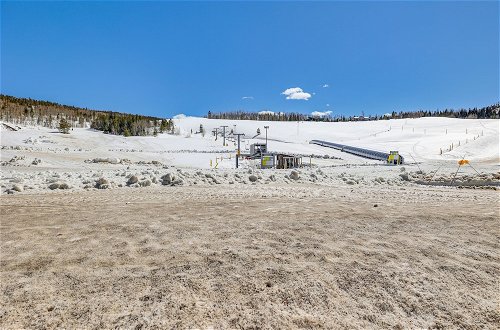 Foto 29 - Sleek Colorado Getaway, Steps From Ski Lift
