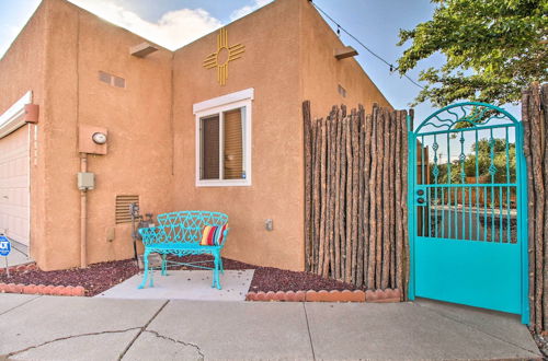 Foto 2 - Mountain-view Albuquerque Townhome w/ Patio