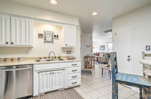 Photo 19 - Albuquerque Townhome w/ Patio & Mountain Views