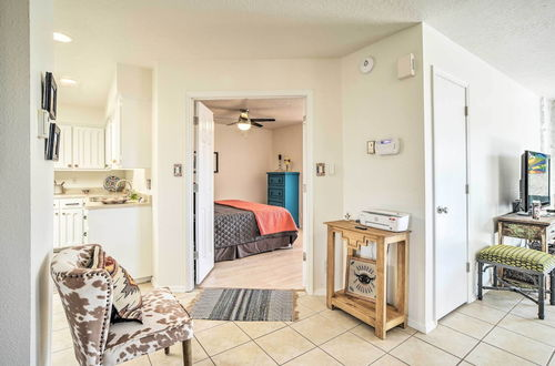 Photo 14 - Albuquerque Townhome w/ Patio & Mountain Views