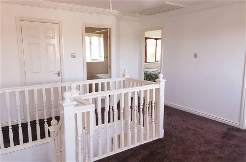 Foto 24 - Lovely 4-bed , 3 Bath Villa in Bolton, Manchester