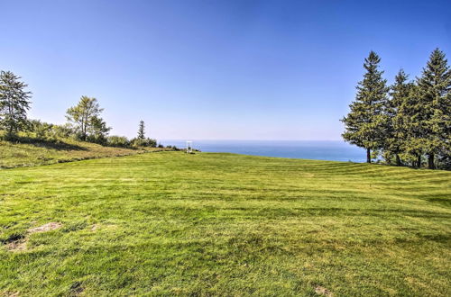 Photo 5 - 7-acre Coastal Michigan Home w/ Hot Tub & Sauna